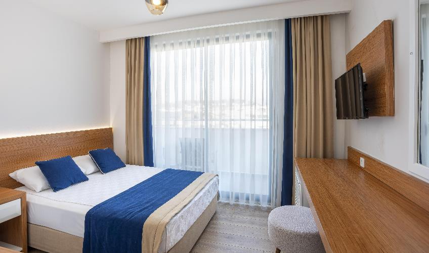 En fazla 2 yetişkin.