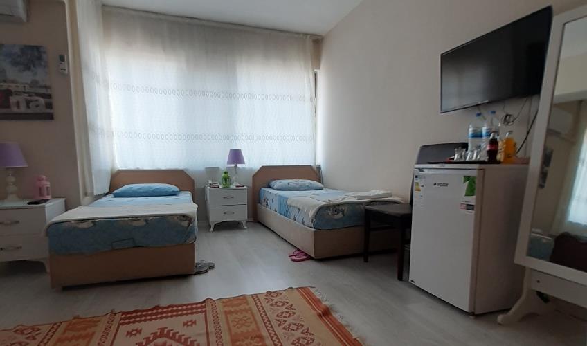 En az 2 yetişkin, En fazla 4 yetişkin veya 3 yetişkin + 1 çocuk.