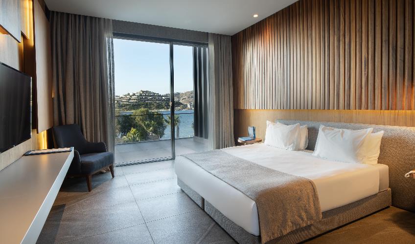 En az 2 yetişkin, En fazla 2 yetişkin.