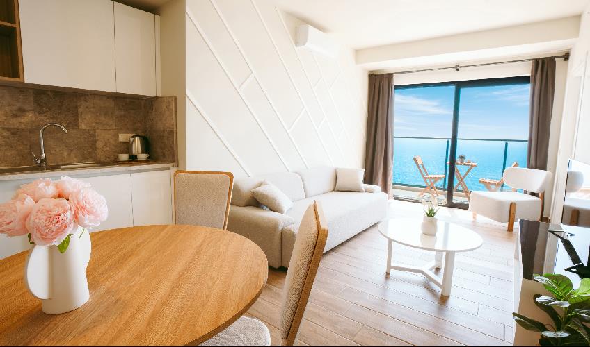 En fazla 4 yetişkin.