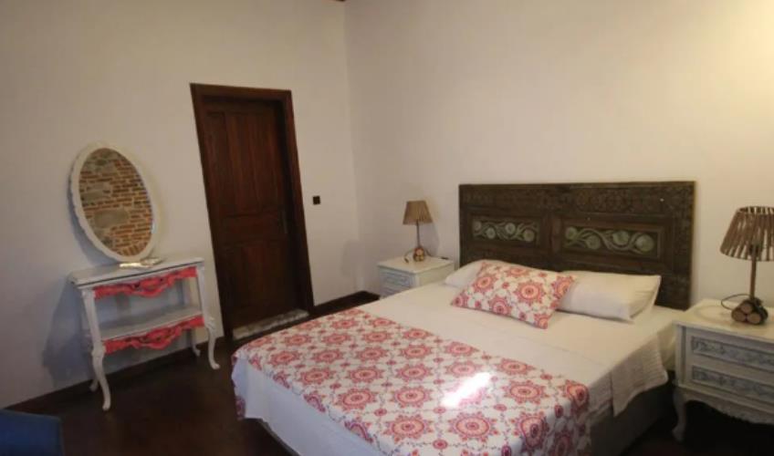 En az 2 yetişkin, En fazla 2 yetişkin.