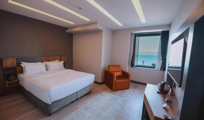 En fazla 2 yetişkin.