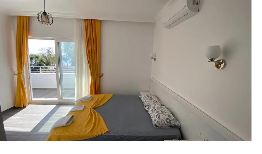 En fazla 3 yetişkin.