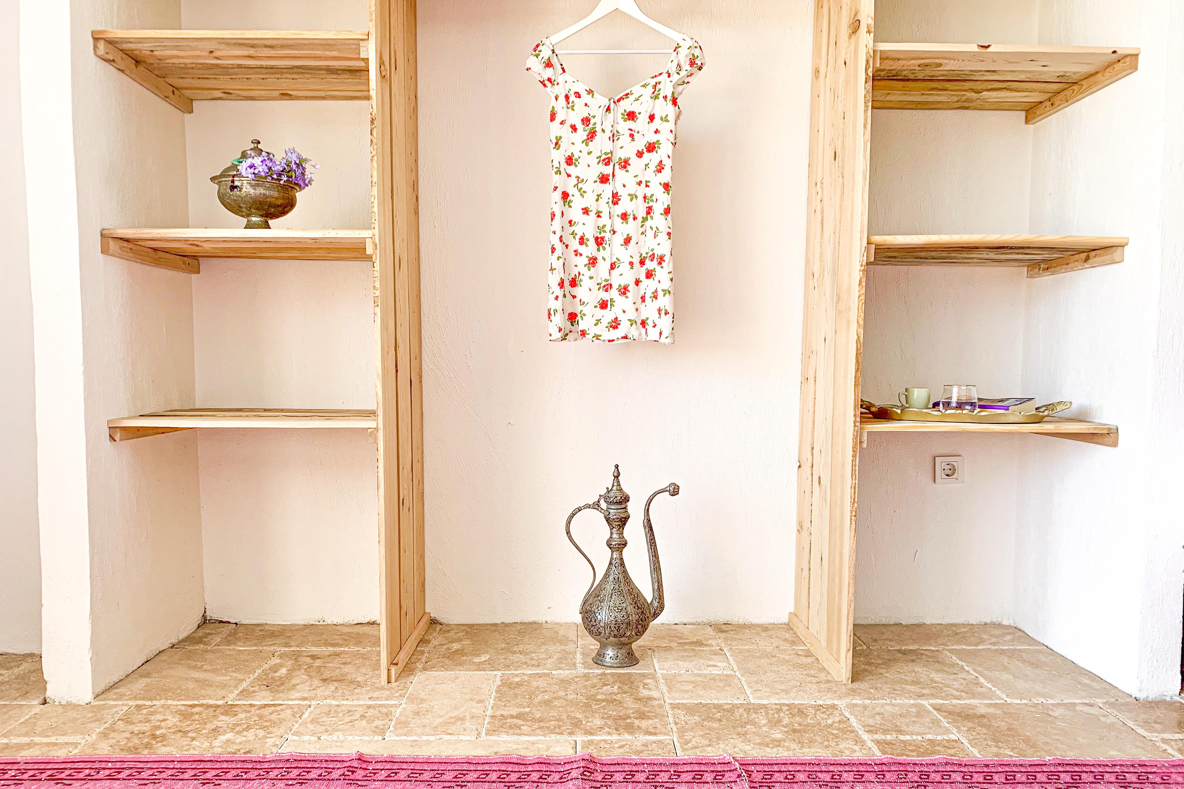 En fazla 4 yetişkin.