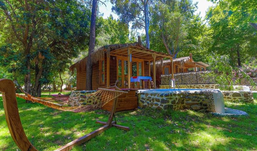 En az 2 yetişkin, En fazla 4 yetişkin veya 3 yetişkin + 1 çocuk.