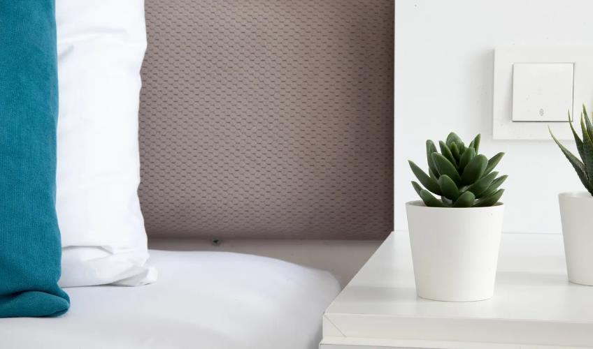 En fazla 2 yetişkin + 1 çocuk + 1 bebek (0-2 yaş) veya 1 yetişkin + 2 çocuk + 1 bebek (0-2 yaş).