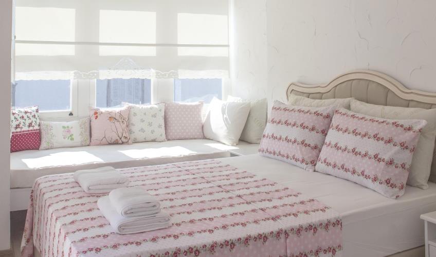 En fazla 3 yetişkin.