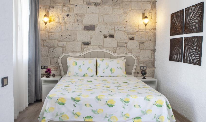 En fazla 2 yetişkin.