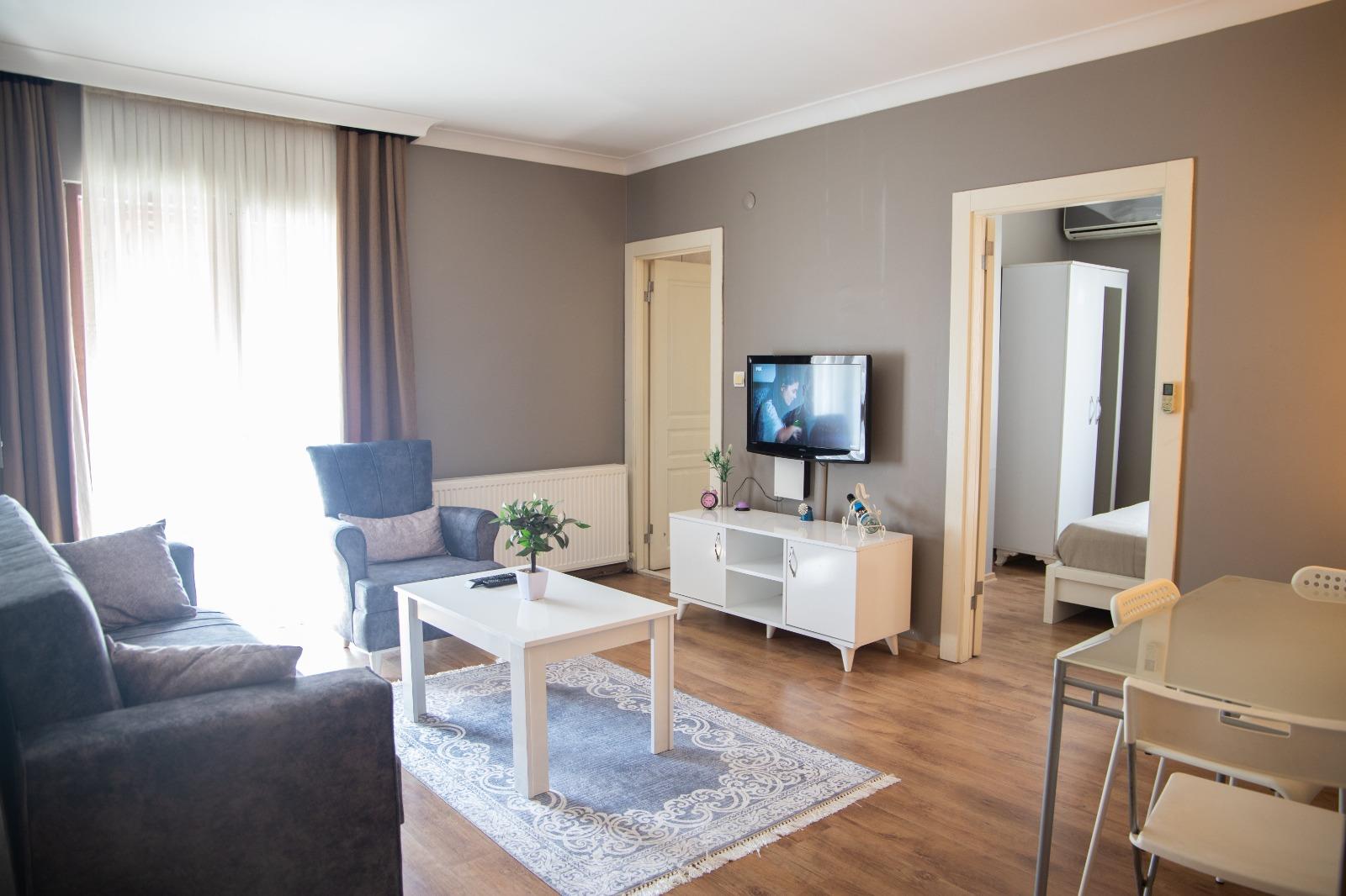 En az 2 yetişkin, En fazla 4 yetişkin.