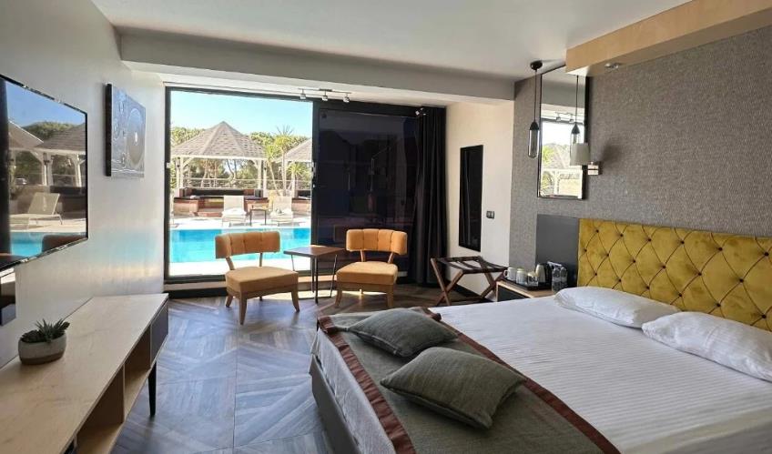 En fazla 3 yetişkin veya 2 yetişkin + 1 çocuk.