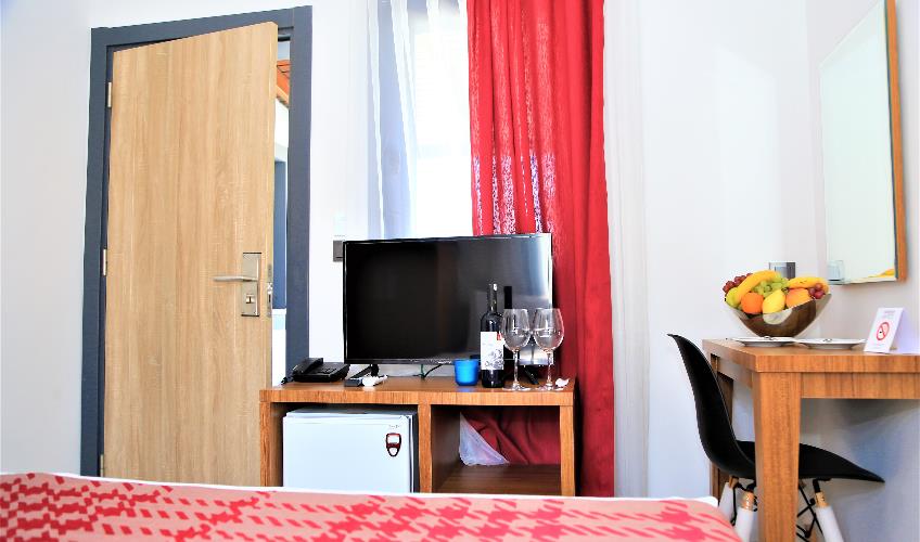 En fazla 2 yetişkin.