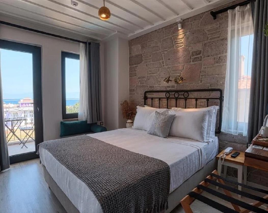 En fazla 2 yetişkin.