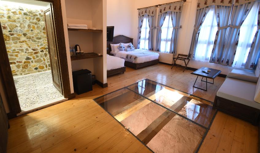 En fazla 2 yetişkin.