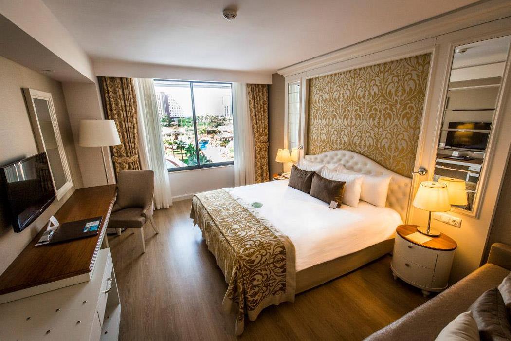 En fazla 3 yetişkin veya 2 yetişkin + 1 çocuk.