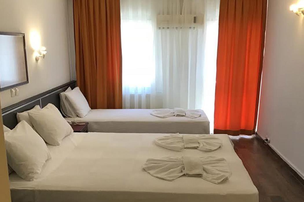 En az 2 yetişkin, En fazla 2 yetişkin.