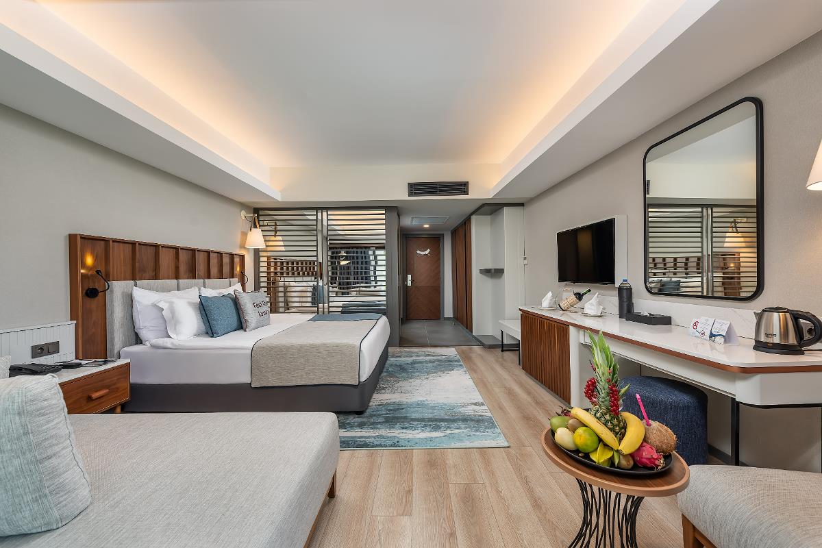 En fazla 3 yetişkin + 1 bebek (0-2 yaş) veya 2 yetişkin + 1 çocuk + 1 bebek (0-2 yaş).