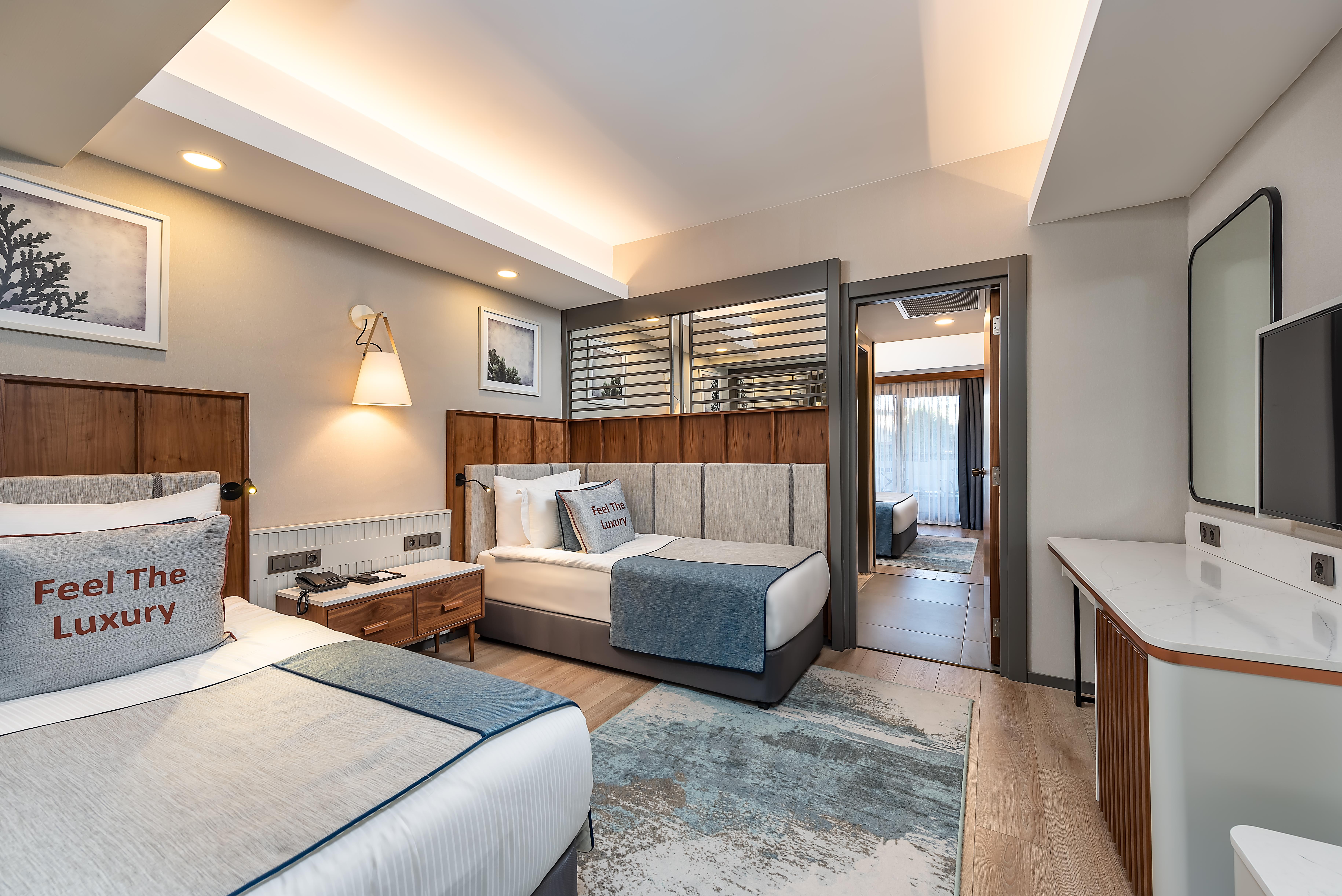 En az 2 yetişkin, En fazla 3 yetişkin + 1 çocuk + 1 bebek (0-2 yaş) veya 2 yetişkin + 2 çocuk + 1 bebek (0-2 yaş).