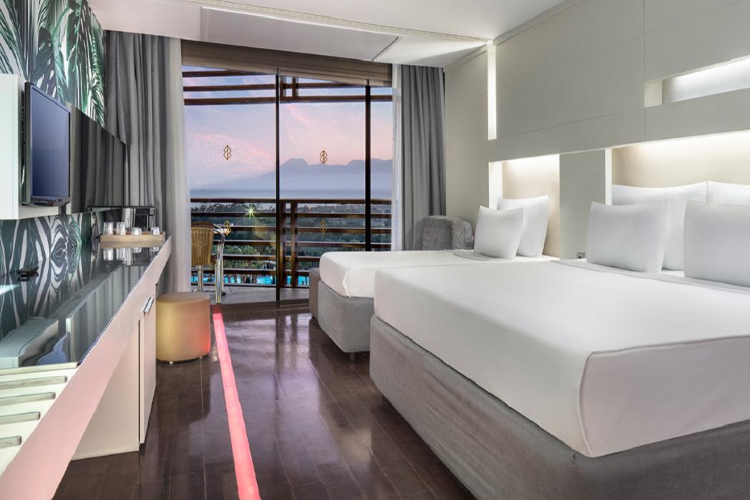 En fazla 3 yetişkin veya 2 yetişkin + 2 çocuk.