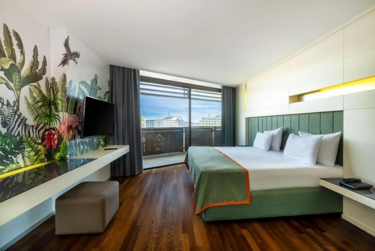 En az 2 yetişkin, En fazla 2 yetişkin + 2 çocuk.