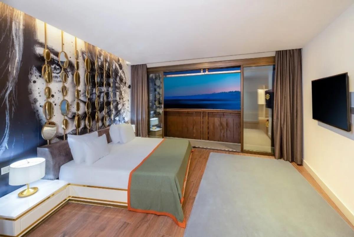 En az 2 yetişkin, En fazla 2 yetişkin.