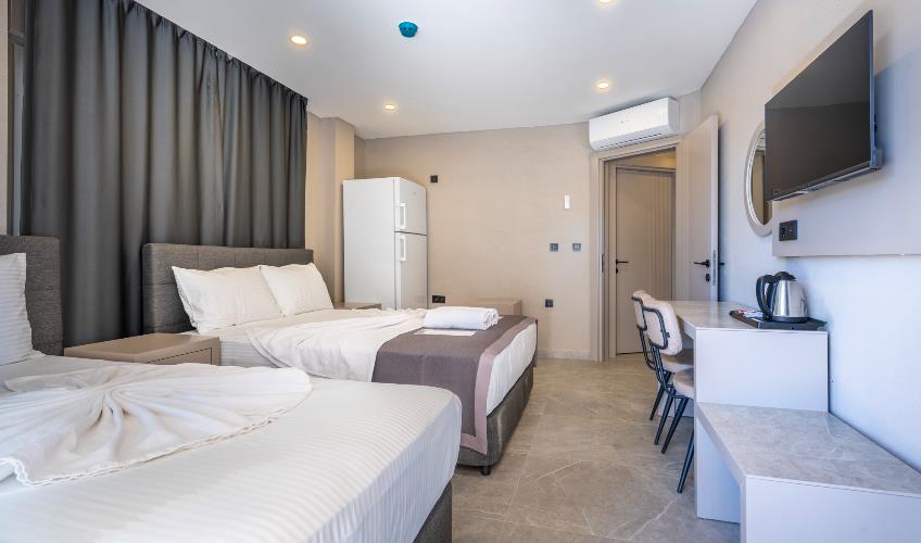 En az 4 yetişkin, En fazla 7 yetişkin + 1 bebek (0-2 yaş).