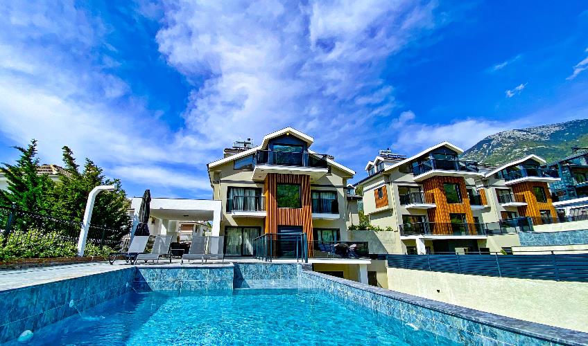 En fazla 4 yetişkin.