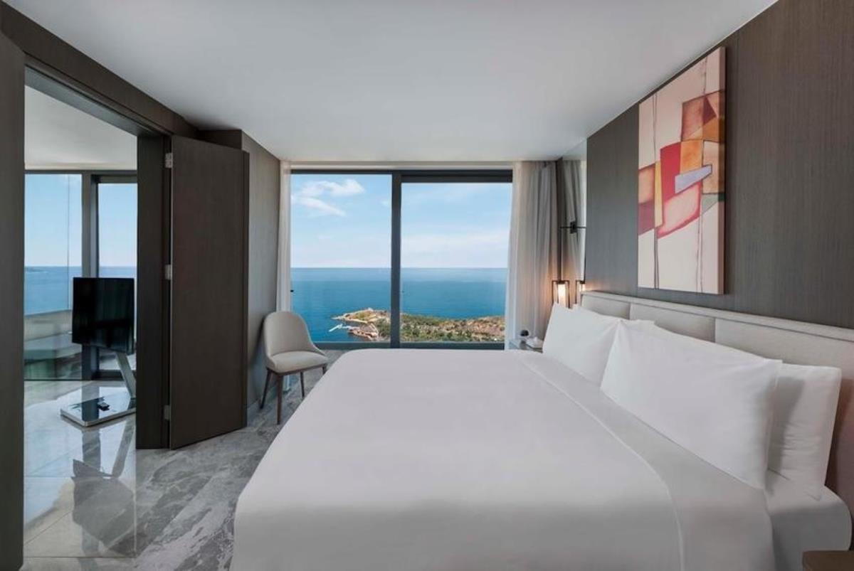 En fazla 3 yetişkin veya 2 yetişkin + 1 çocuk.