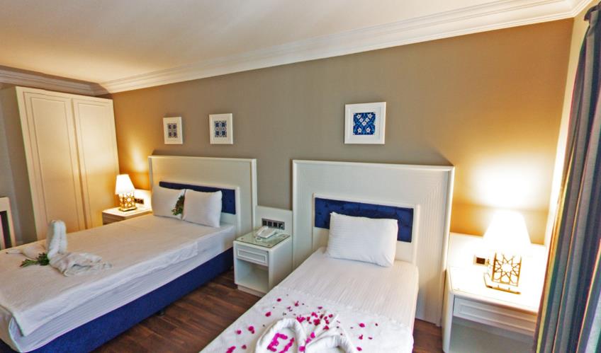 En fazla 3 yetişkin + 1 bebek (0-2 yaş).