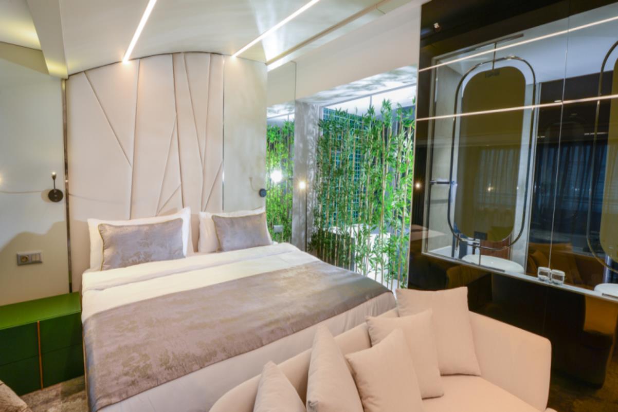 En fazla 2 yetişkin.