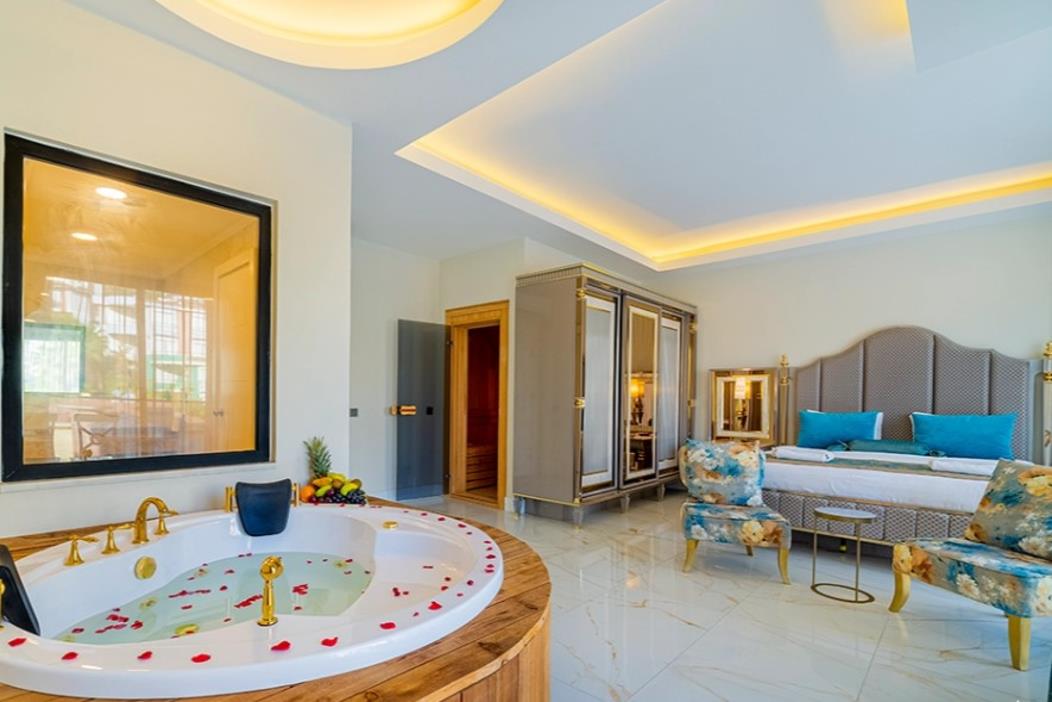 En az 2 yetişkin, En fazla 4 yetişkin veya 3 yetişkin + 1 çocuk.