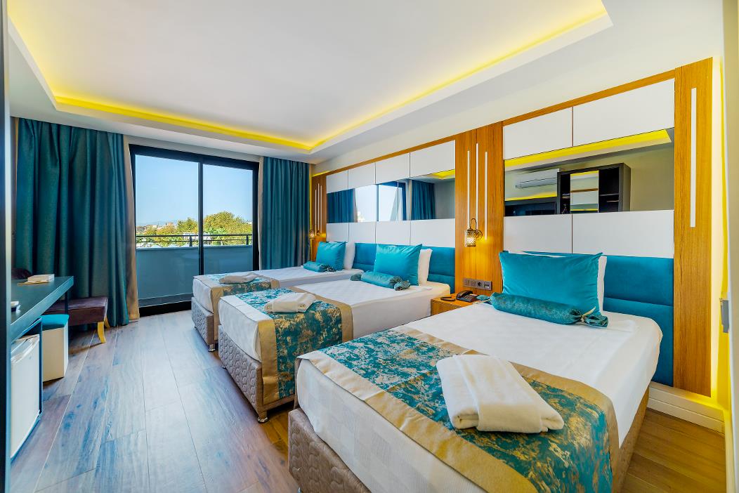 En fazla 3 yetişkin veya 2 yetişkin + 1 çocuk.