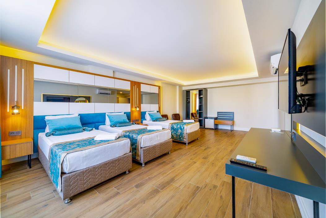 En az 3 yetişkin, En fazla 4 yetişkin veya 3 yetişkin + 2 çocuk.