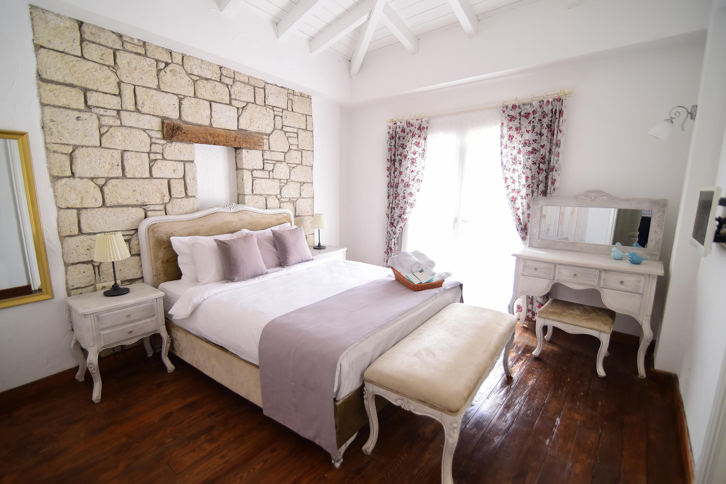 En fazla 2 yetişkin.