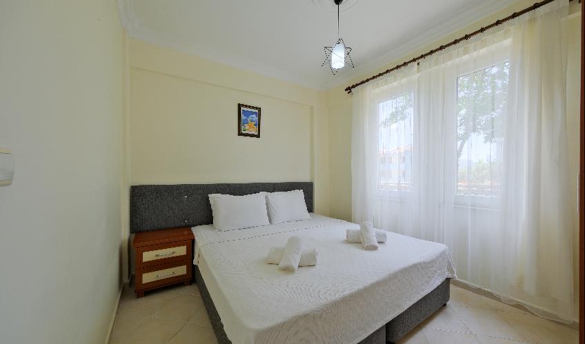 En fazla 2 yetişkin.