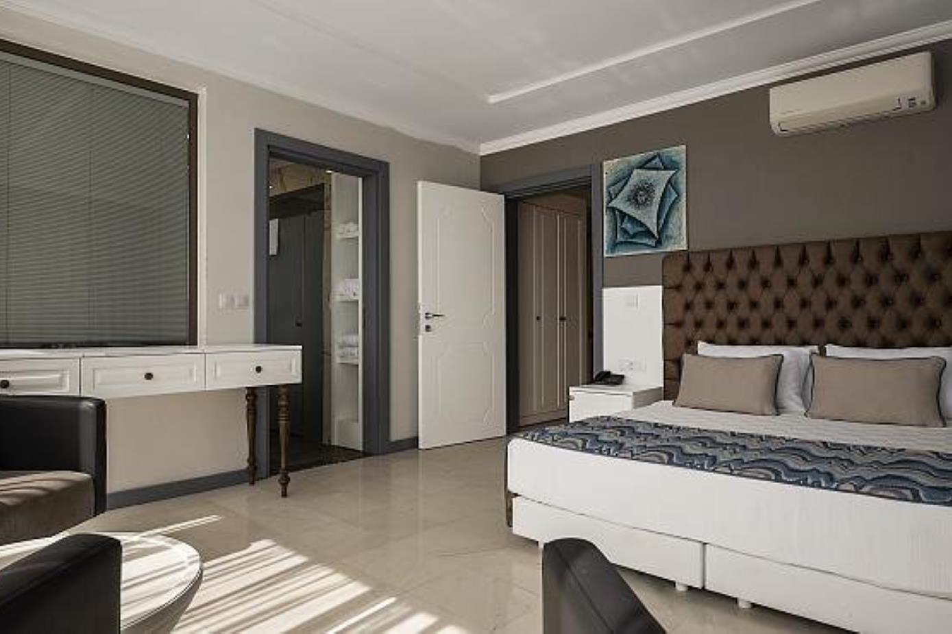 En az 2 yetişkin, En fazla 3 yetişkin veya 2 yetişkin + 1 çocuk.