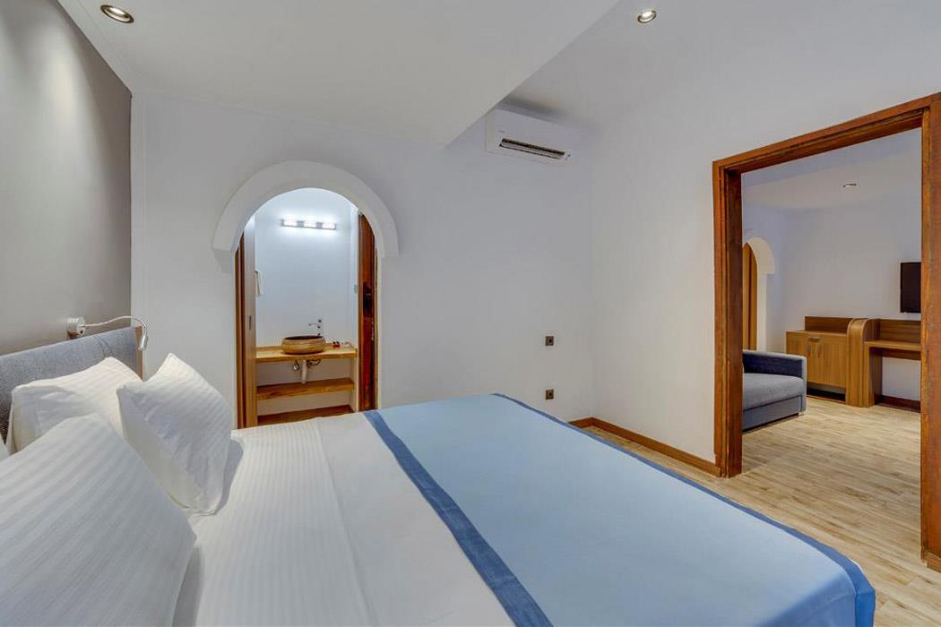 En az 2 yetişkin, En fazla 4 yetişkin veya 3 yetişkin + 1 çocuk.