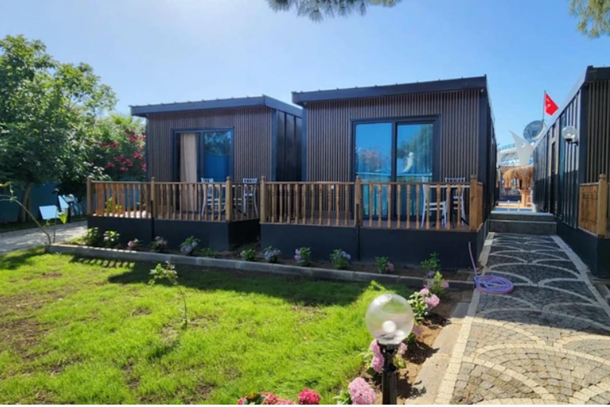 En fazla 3 yetişkin veya 2 yetişkin + 2 çocuk.