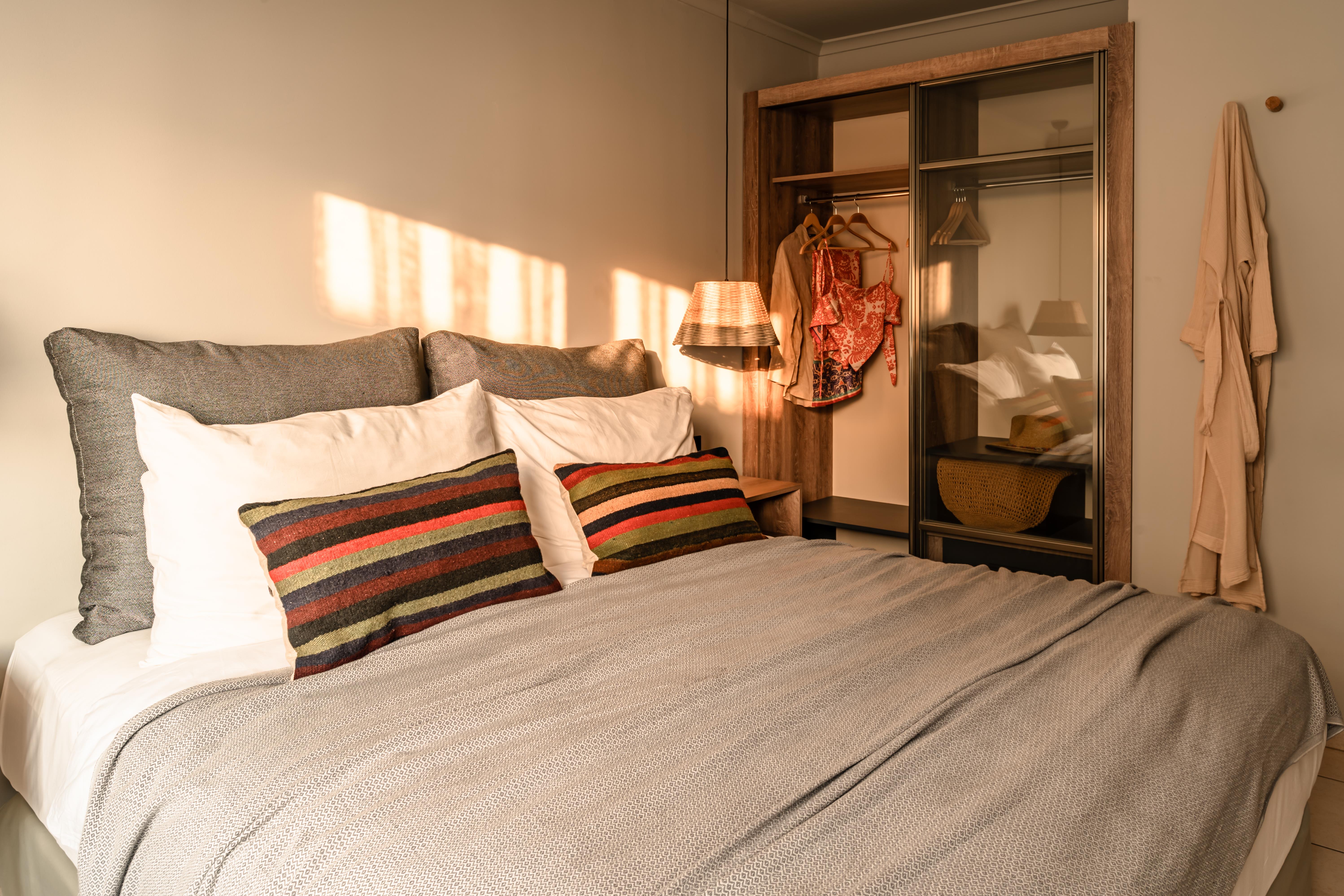 En fazla 4 yetişkin.