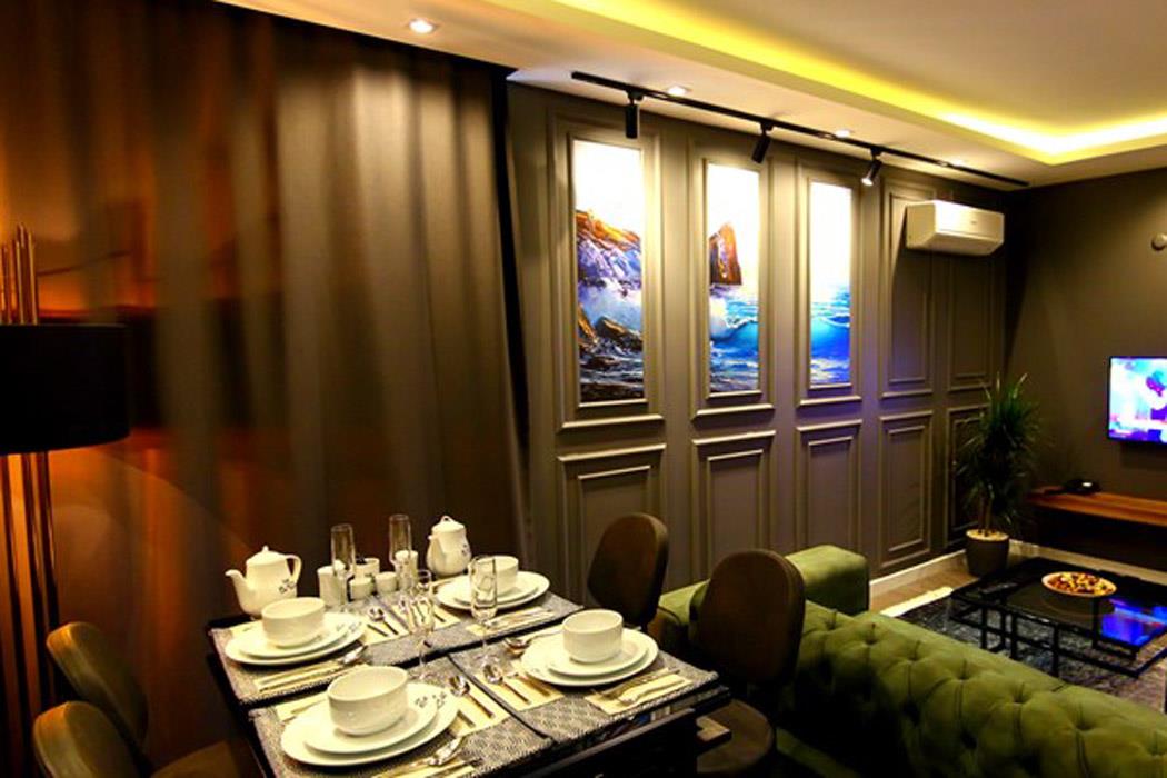 En fazla 2 yetişkin.