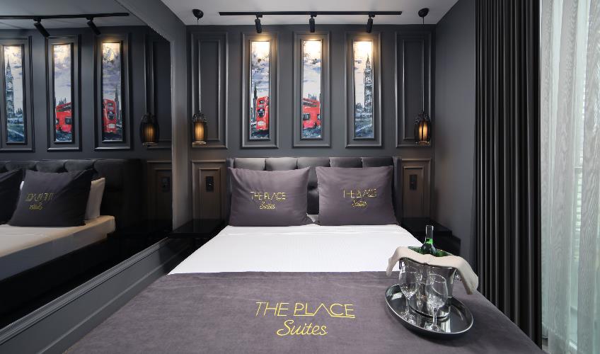 En fazla 2 yetişkin veya 1 yetişkin + 1 çocuk.