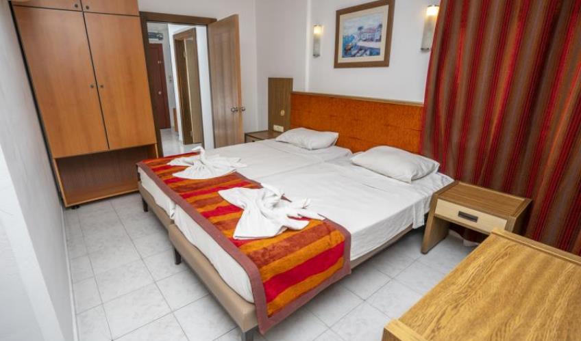 En fazla 2 yetişkin.