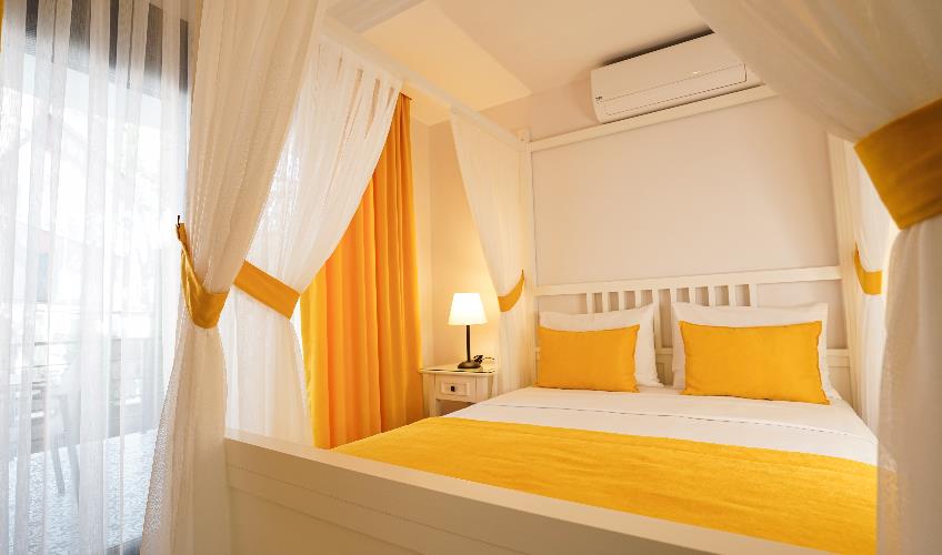 En fazla 2 yetişkin.