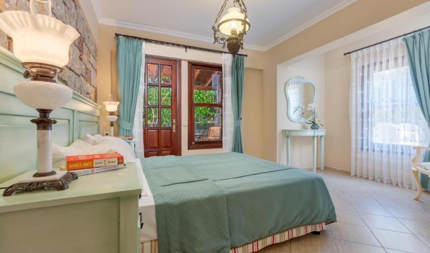 En fazla 2 yetişkin.