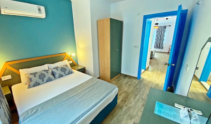 En fazla 4 yetişkin.