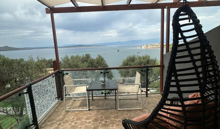 En fazla 2 yetişkin.