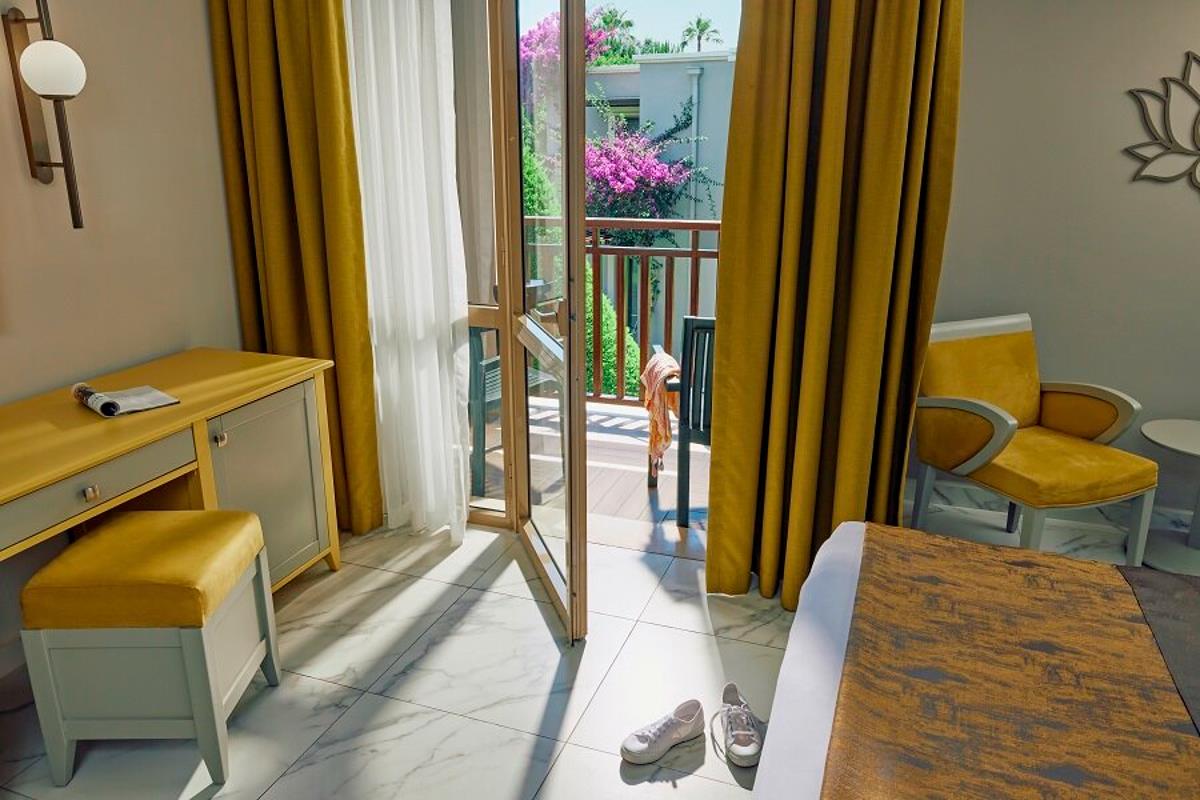 En fazla 2 yetişkin + 2 çocuk veya 1 yetişkin + 2 çocuk.