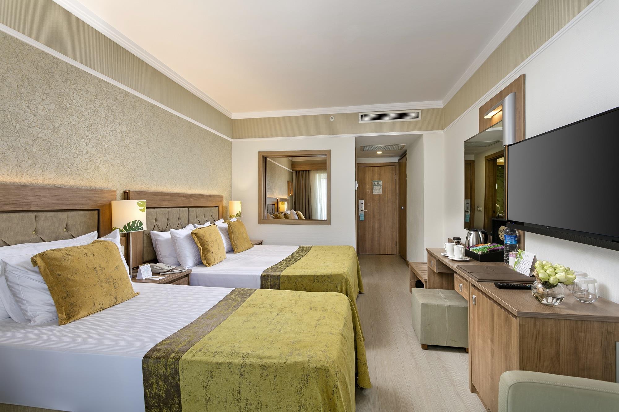 En fazla 3 yetişkin veya 2 yetişkin + 1 çocuk.