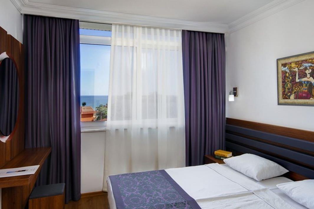 En fazla 3 yetişkin + 1 çocuk veya 2 yetişkin + 2 çocuk.