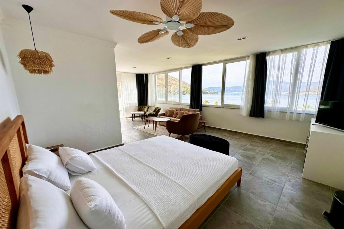 En az 3 yetişkin, En fazla 5 yetişkin.