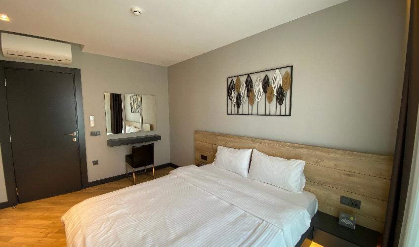 En fazla 4 yetişkin + 2 çocuk + 1 bebek (0-2 yaş) veya 3 yetişkin + 2 çocuk + 1 bebek (0-2 yaş).